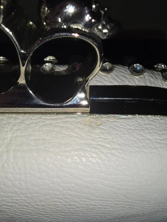 2000s White Skull and rhinestone clutch with four-ring knuckle clasp - Picture 8 of 11